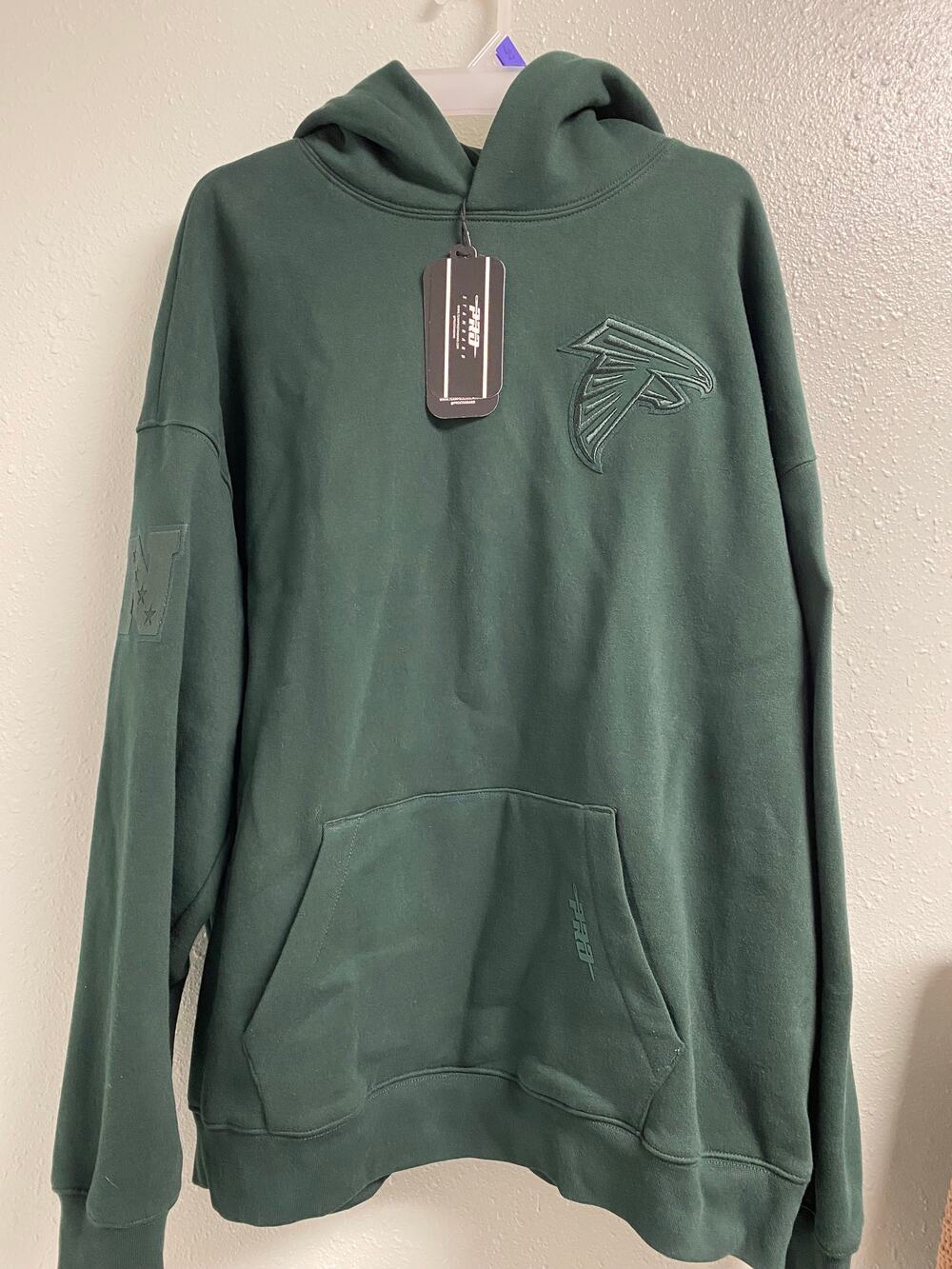 Team Pro Standard Atlantic Falcons NFL hoodie -size L-NWT